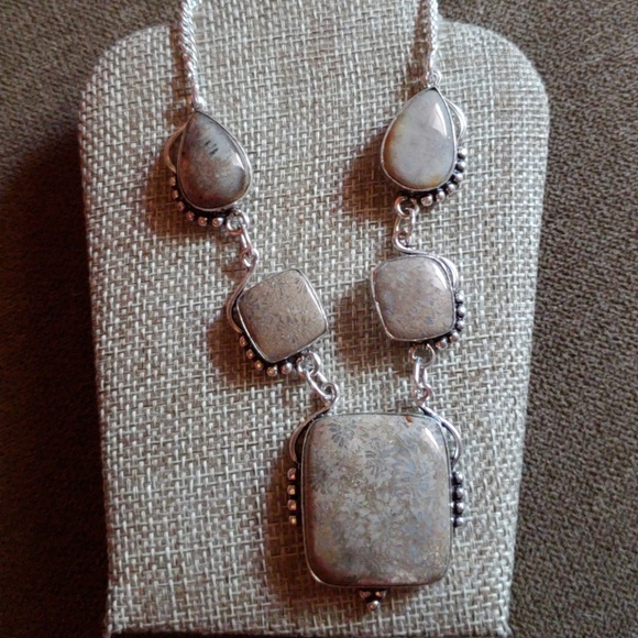 NEW CHRYSANTHEMUM JASPER NECKLACE 18" - Picture 2 of 7